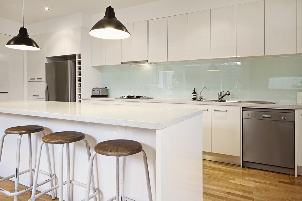Mirror Splashbacks Midland enhancing light in modern kitchens